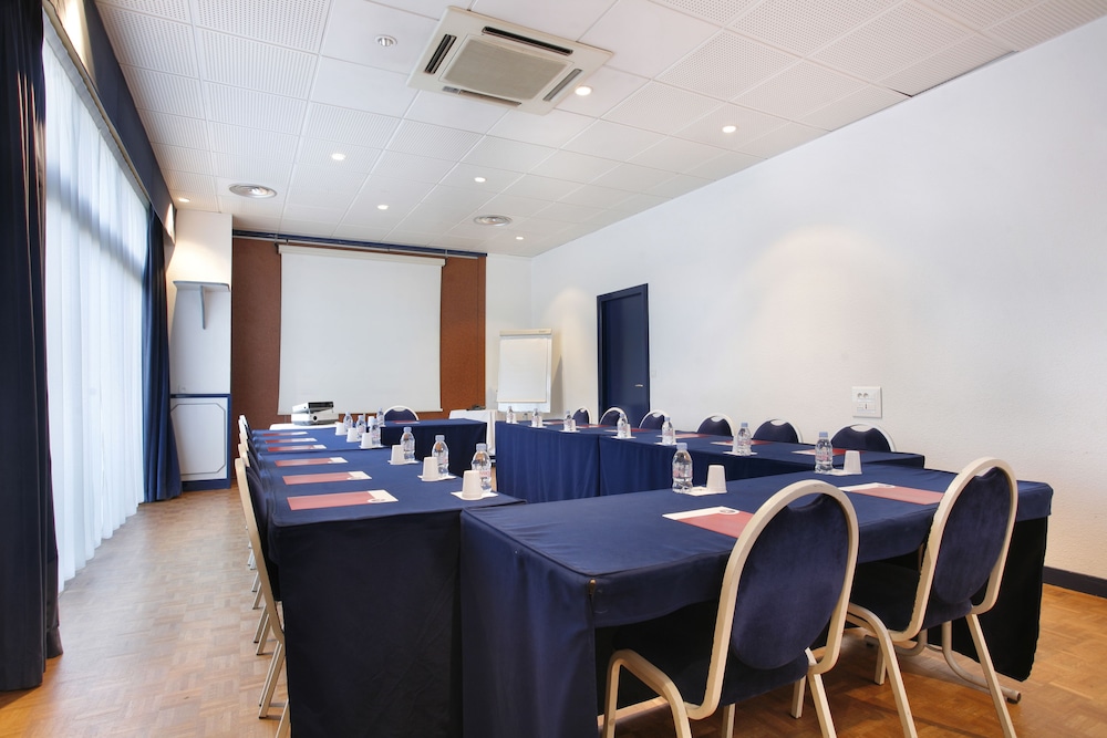 Kyriad Direct Rennes Ouest 60/70