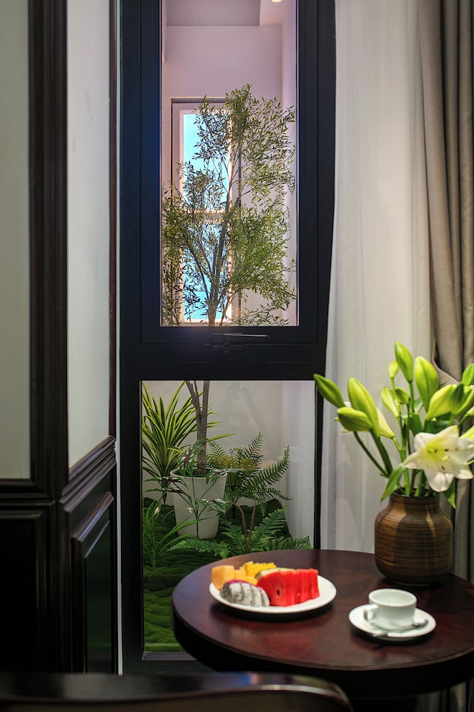 MAY DE VILLE Crown Hotel 28/46