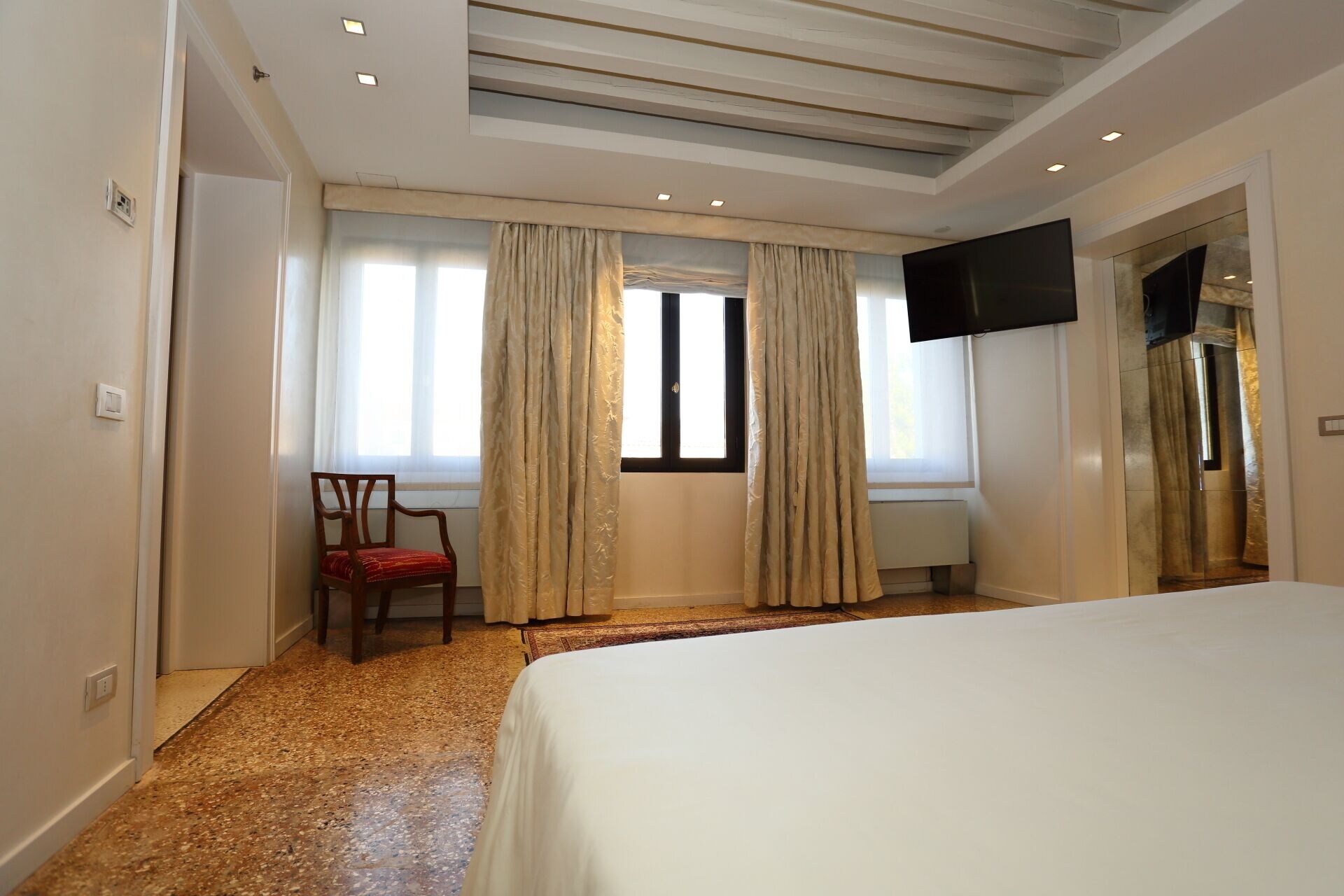 PREMIUM, SUITE, KING BED, CANAL VIEW, TERRACE