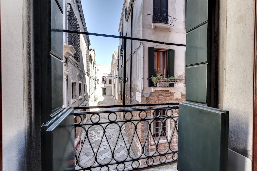 Palazzo Schiavoni 7/86