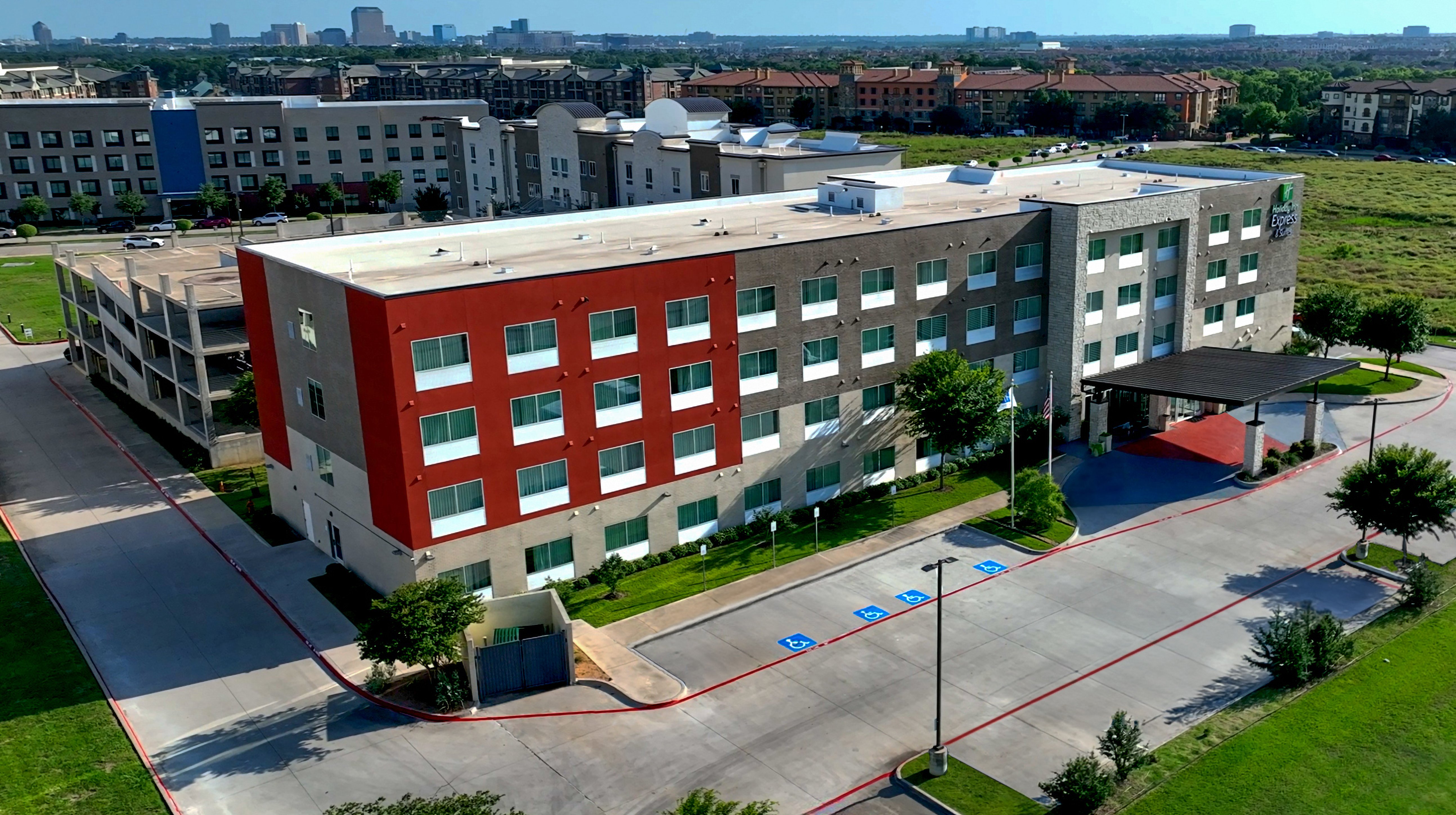 Holiday Inn Express Suites Farmers Branch 3/70
