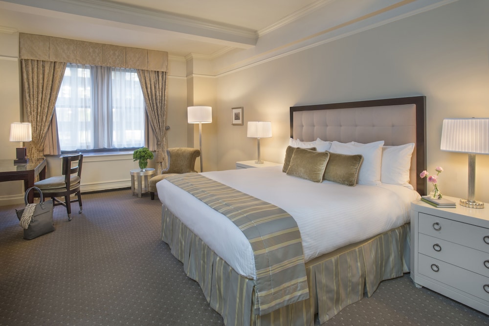 Warwick Hotel New York 15/61