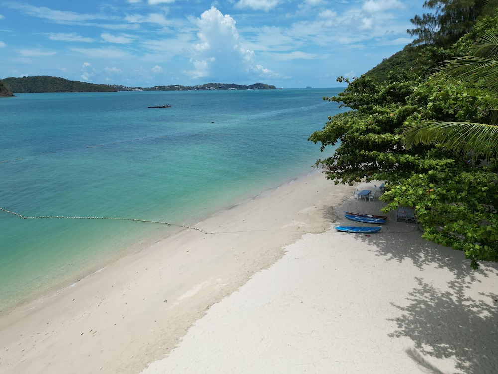 Cruiser Island Resort by Swiss-Belhotel 76/95