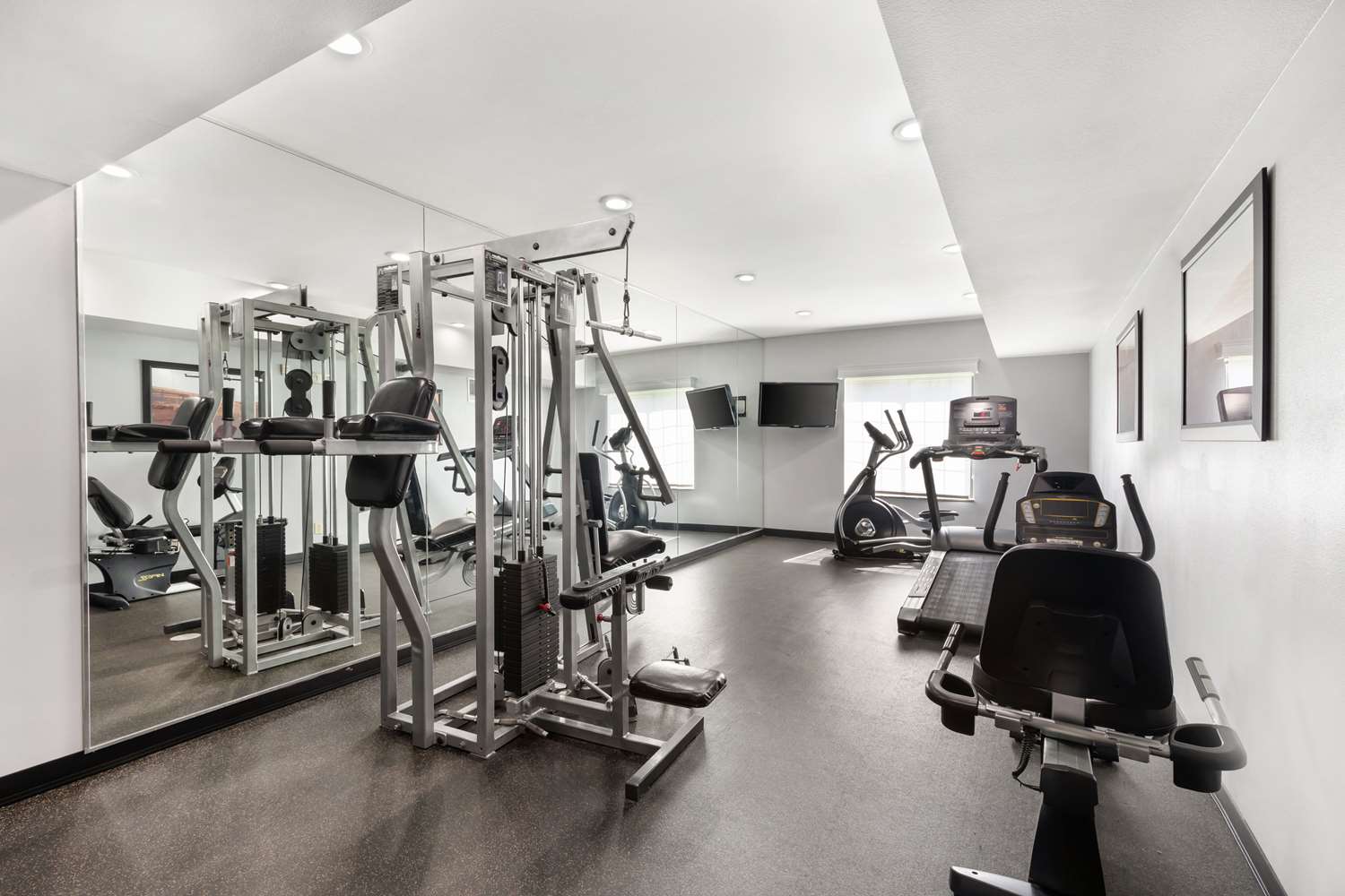 Best Western Carthage Inn & Suites 5/13