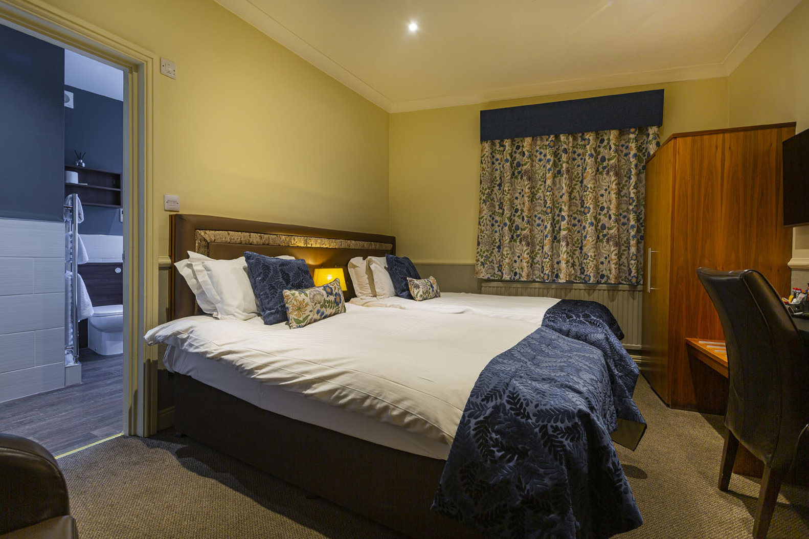 White Hart Hotel 2/13