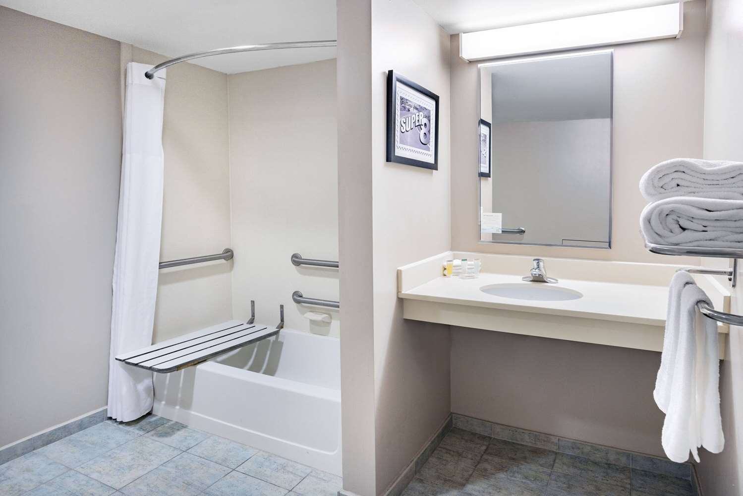 Super 8 By Wyndham Mount Laurel 37/39