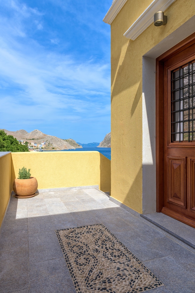 A Symi Residences 55/68