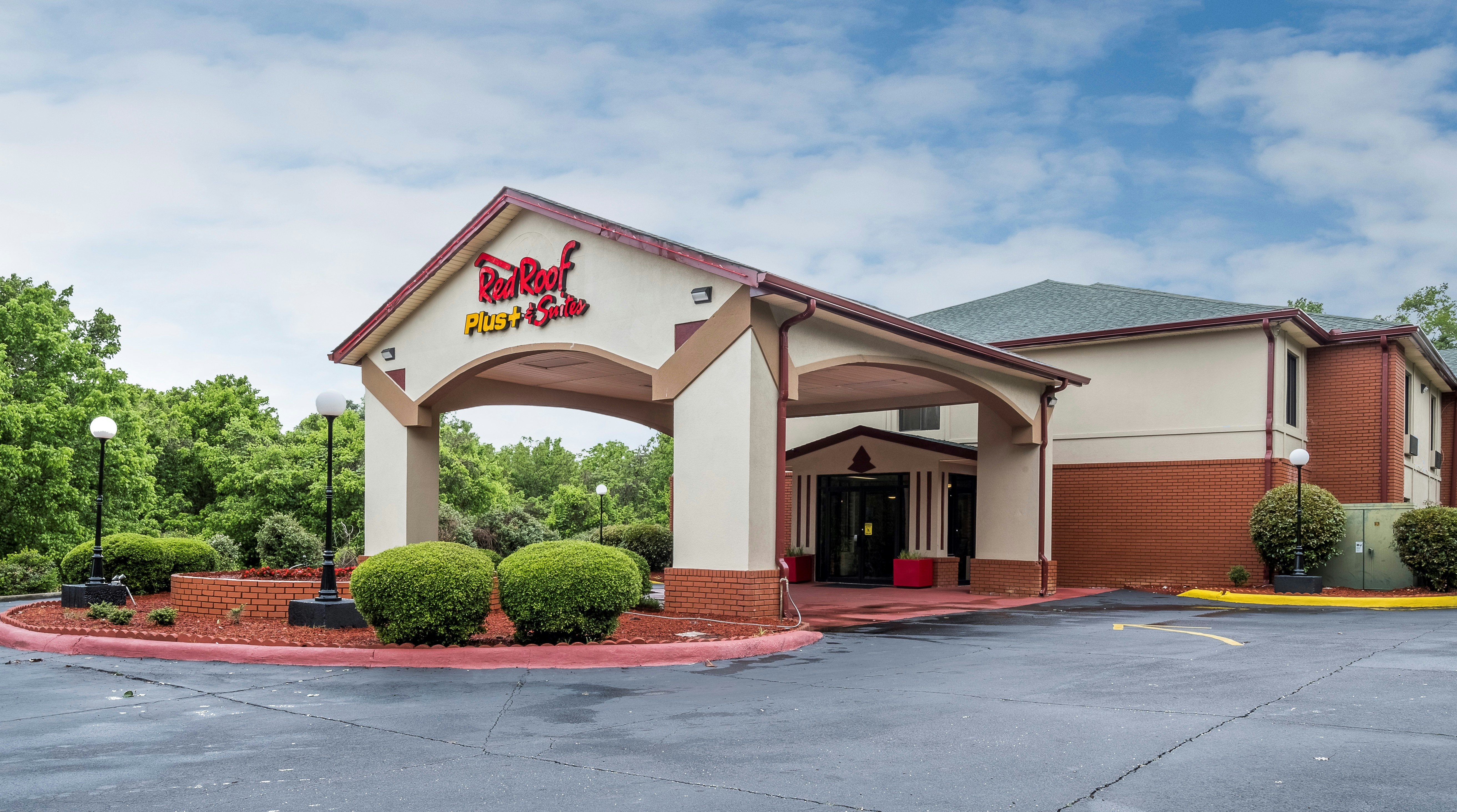 Red Roof Plus Suites Opelika 17/18