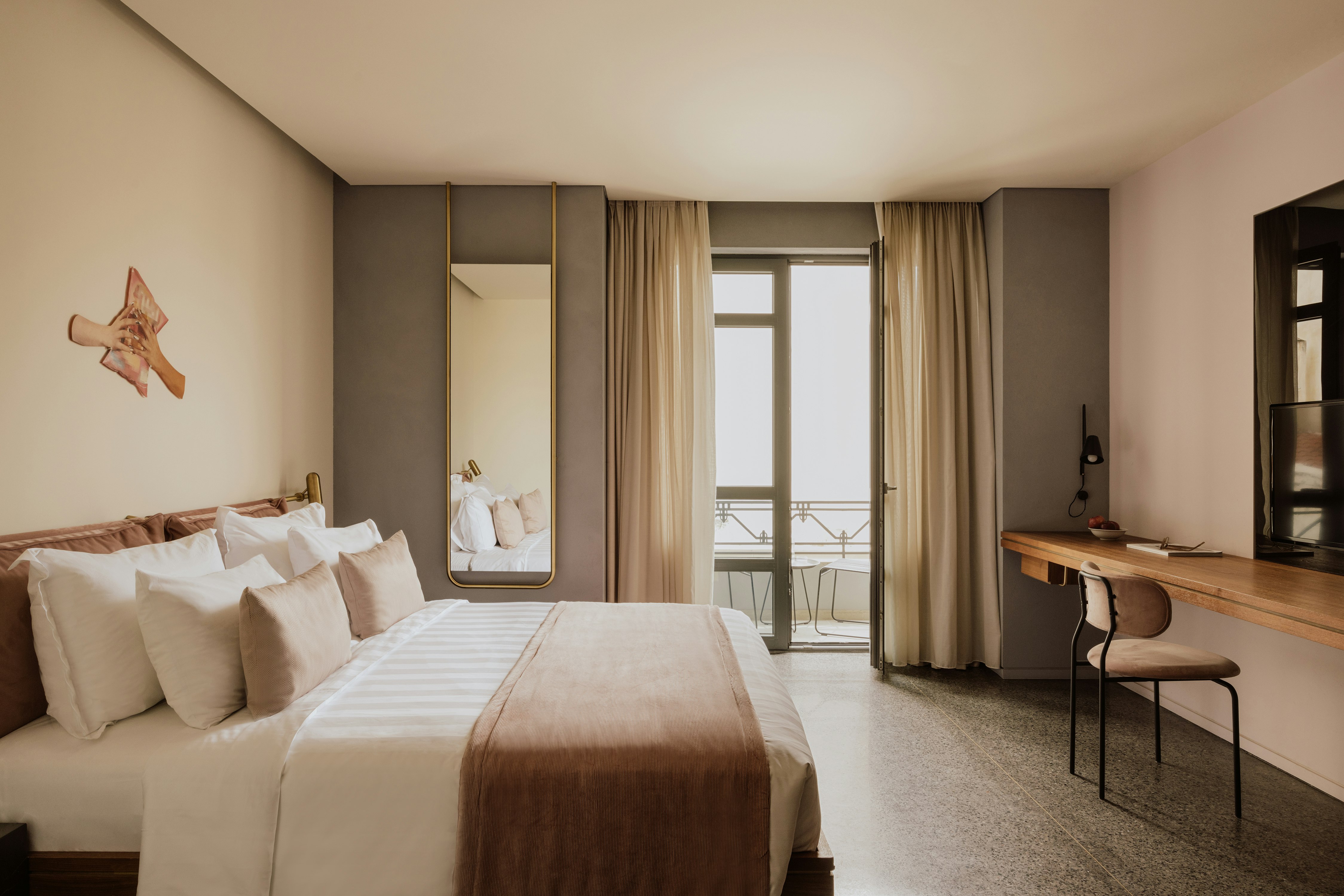 Perianth Hotel 12/61