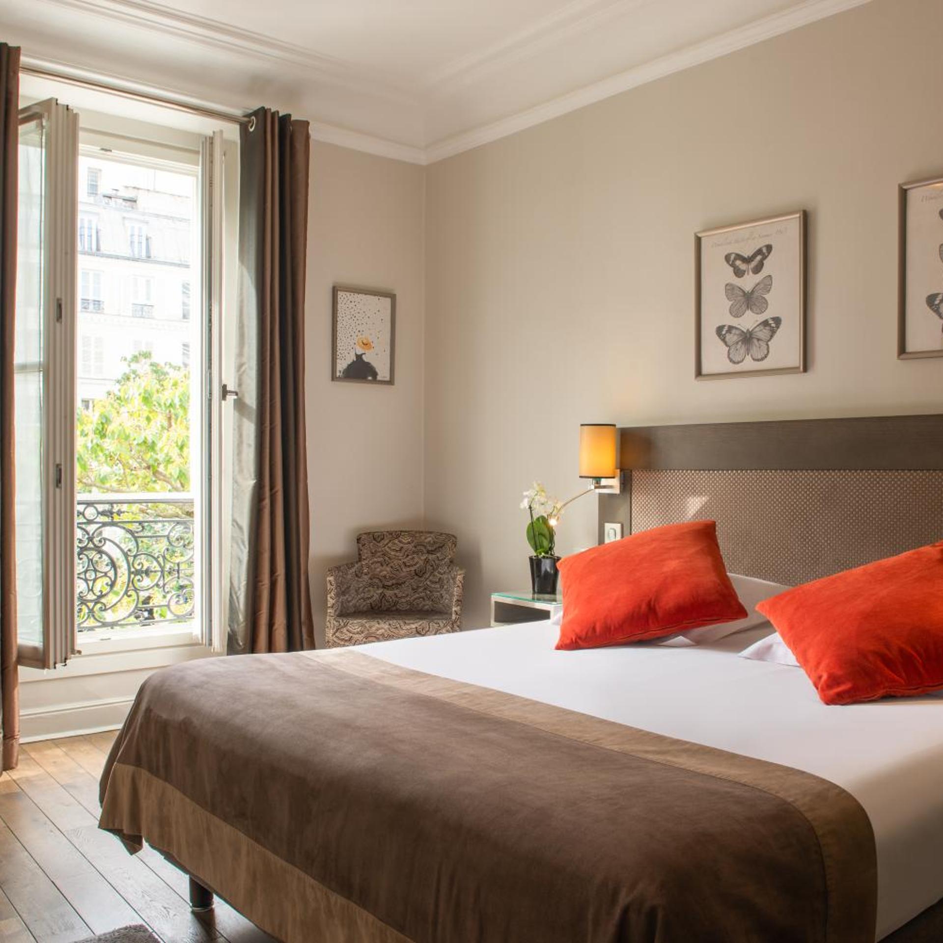 Superior, Double Bed, Arc De Triomphe View, Balcony
