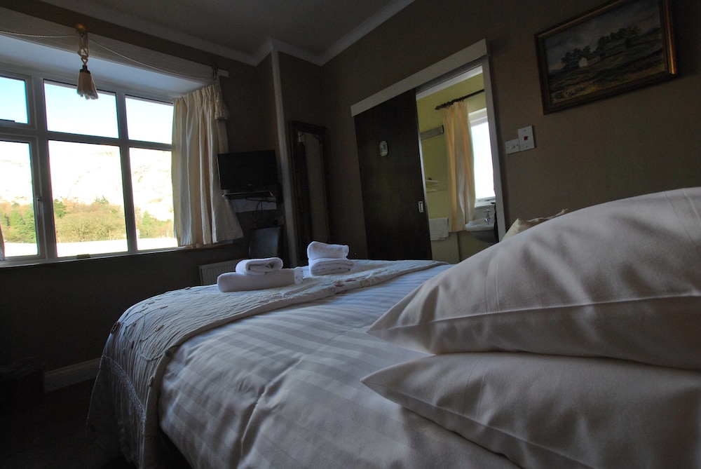 Sun Hotel 2/46
