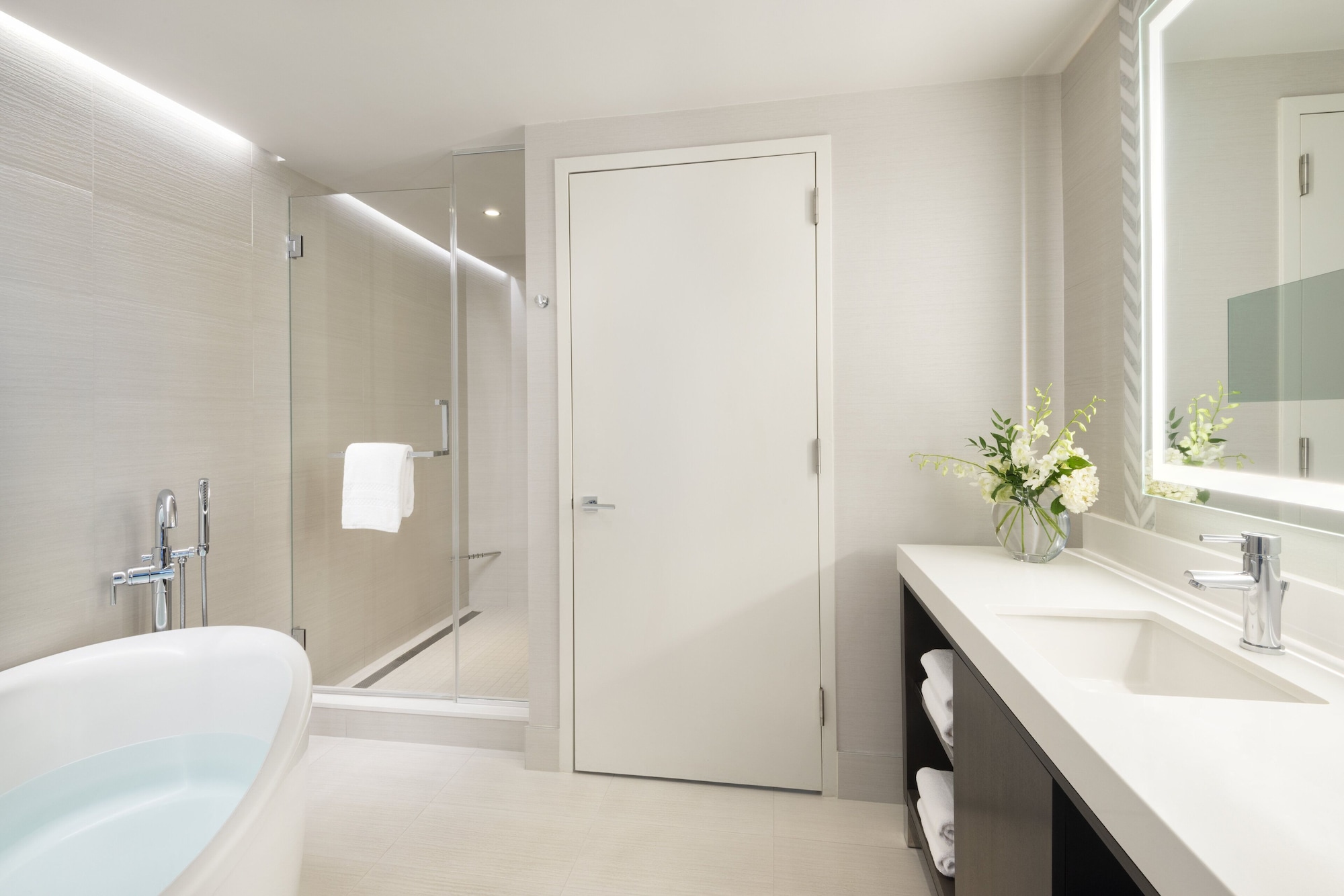 Water, Suite, King Bed، InterContinental Washington D.C. - The Wharf, an IHG Hotel 3/4