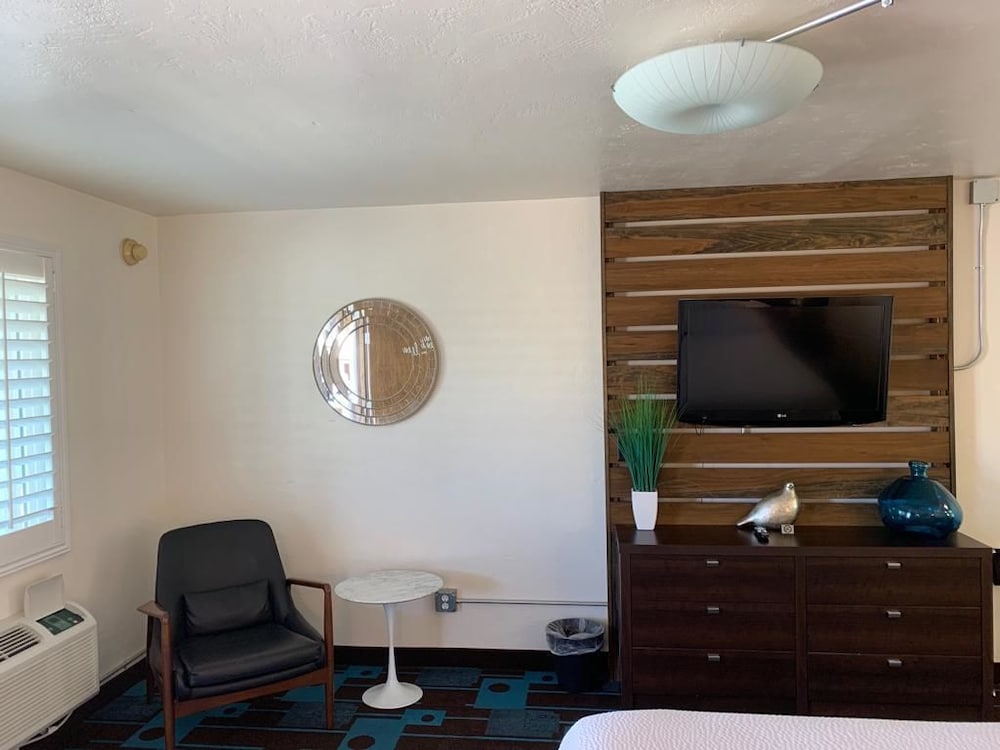 The Sands Motel 20/36