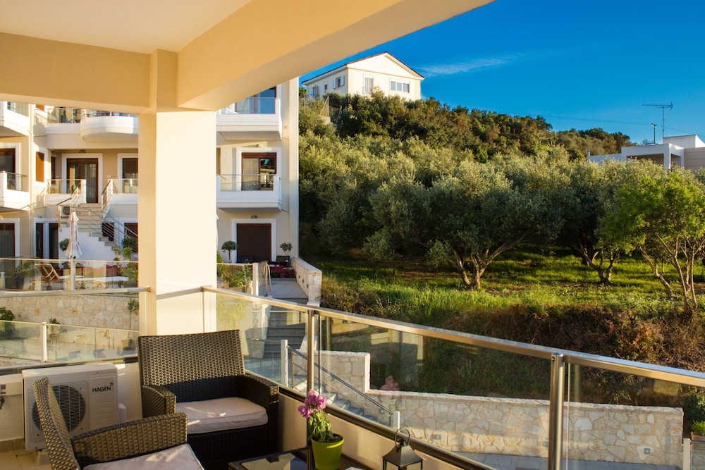 ESTHISIS SUITES CHANIA 47/57