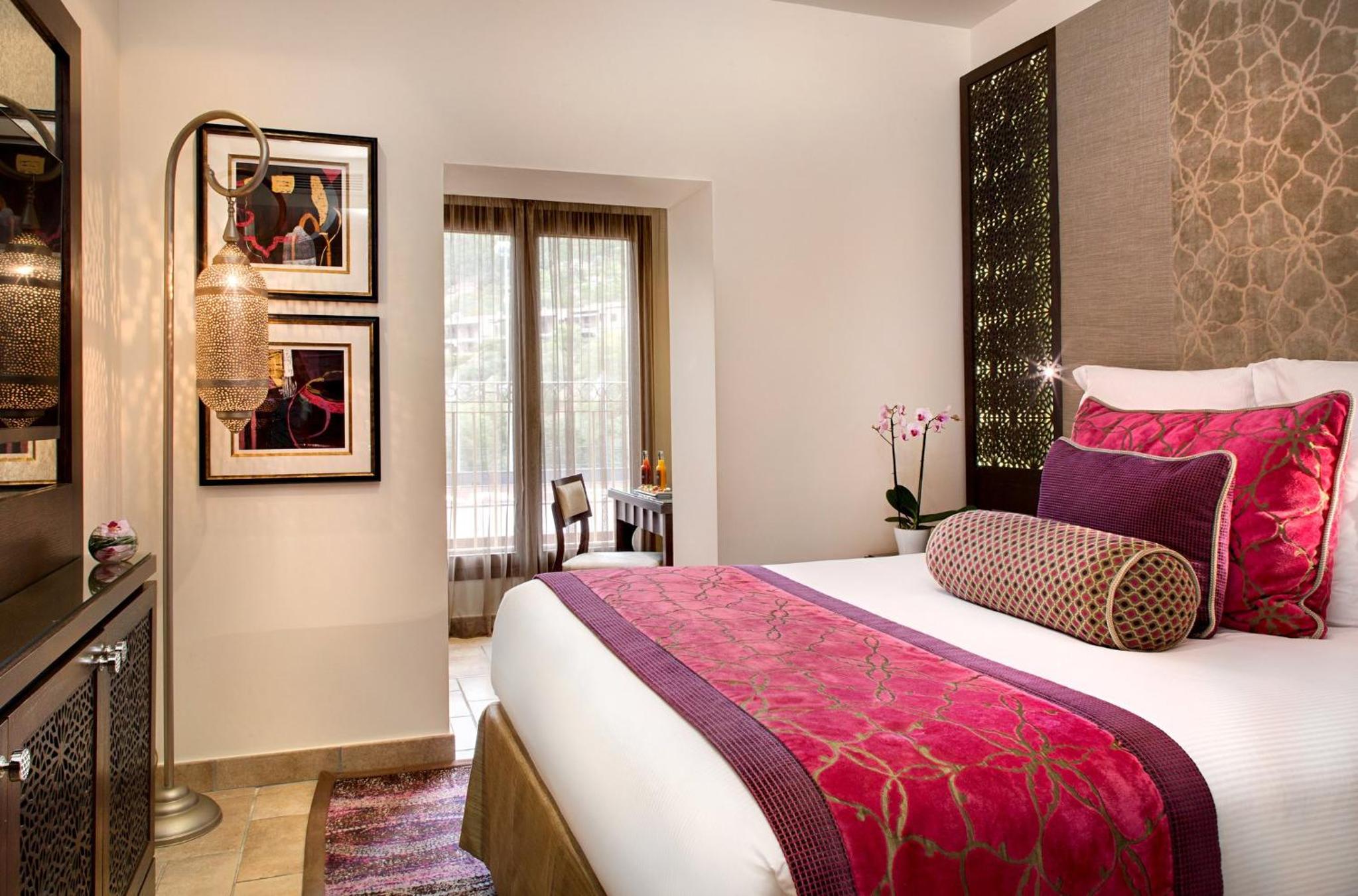 Standard, Queen Bed, Garden View, Balcony