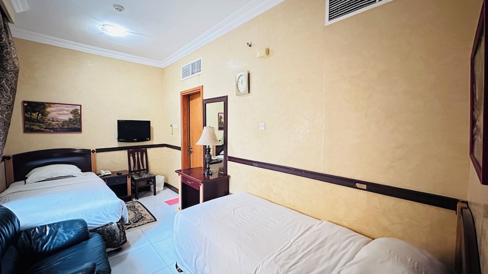 EXECUTIVE, SUITE