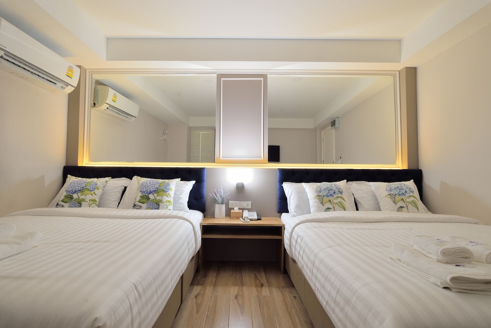 De Lavender Bangkok Hotel 12/70