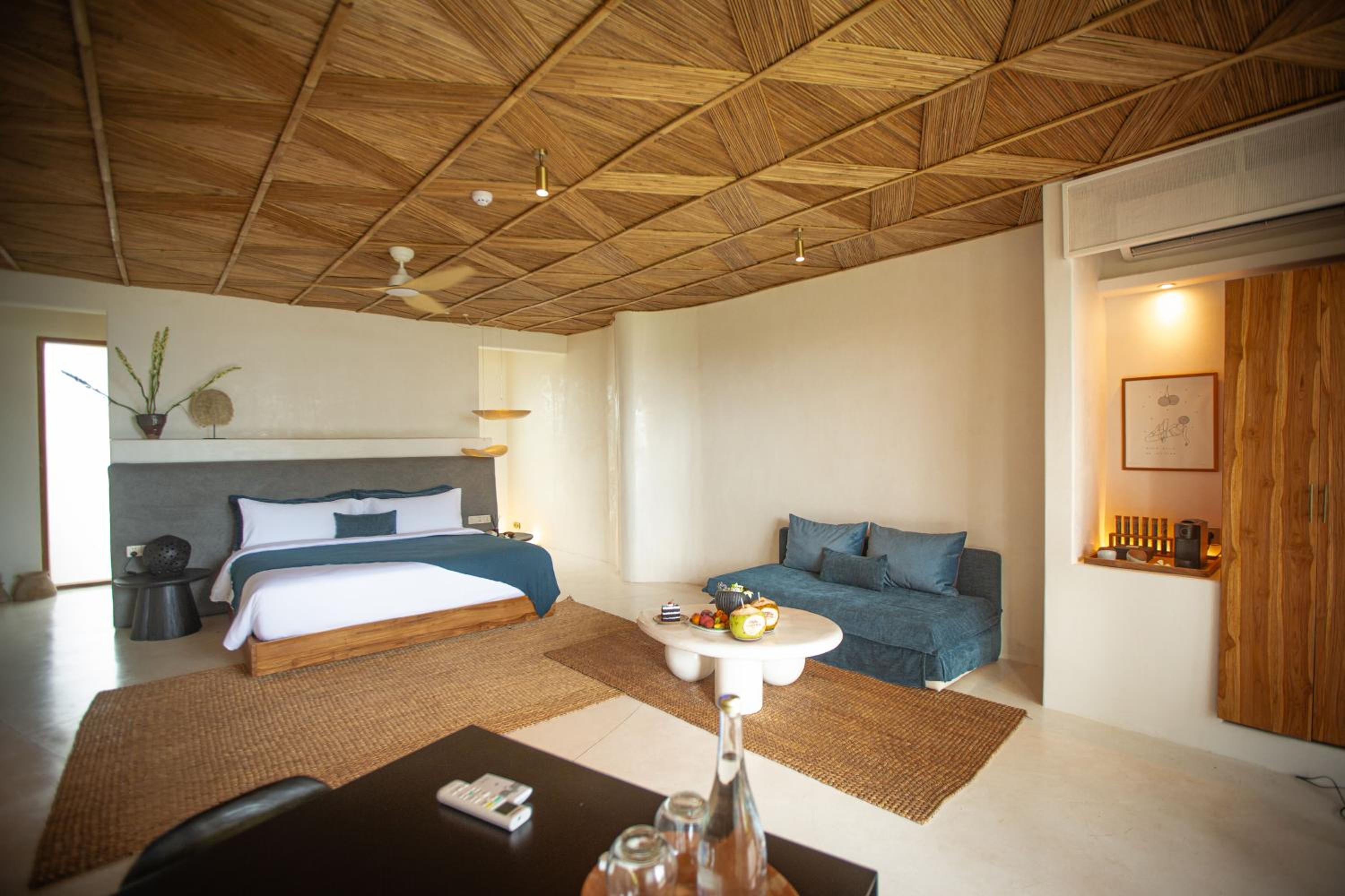 Haven, Majestic, Suite