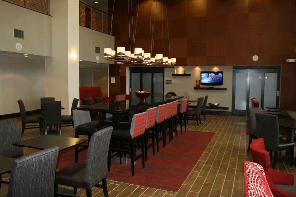 Hampton Inn Garden City Long Island, NY 28/32