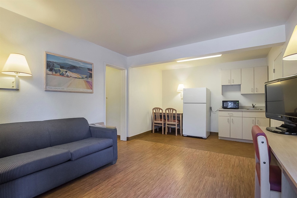 Motel6 Rochester, MN 37/57