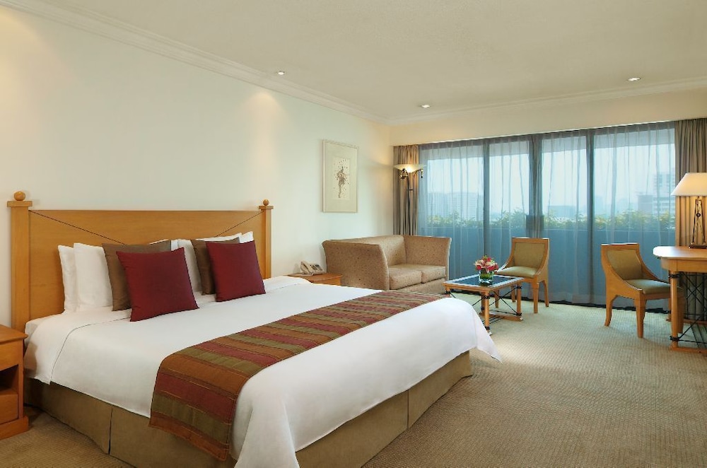 The Heritage Hotel Manila 36/100