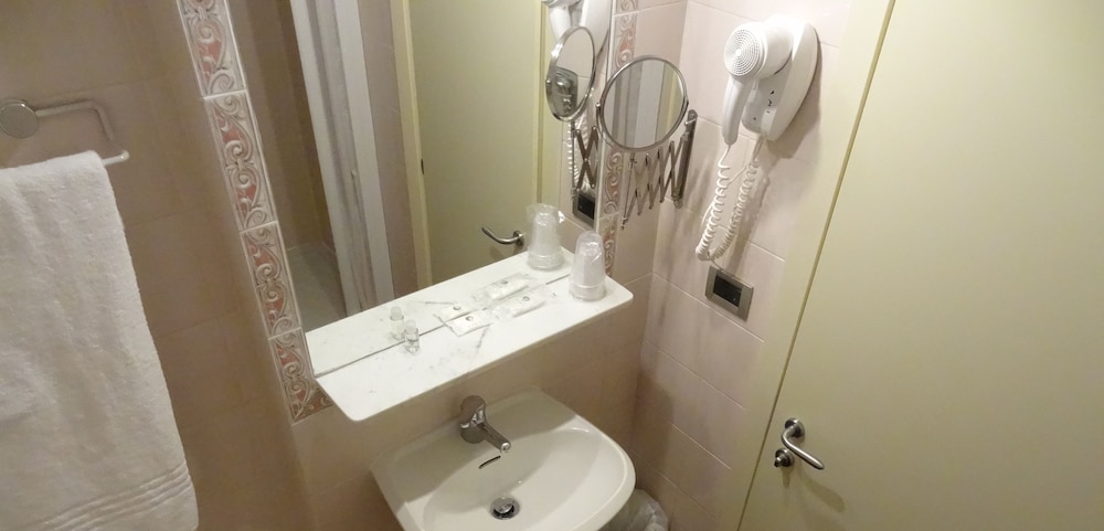 Hotel Piacenza 34/47