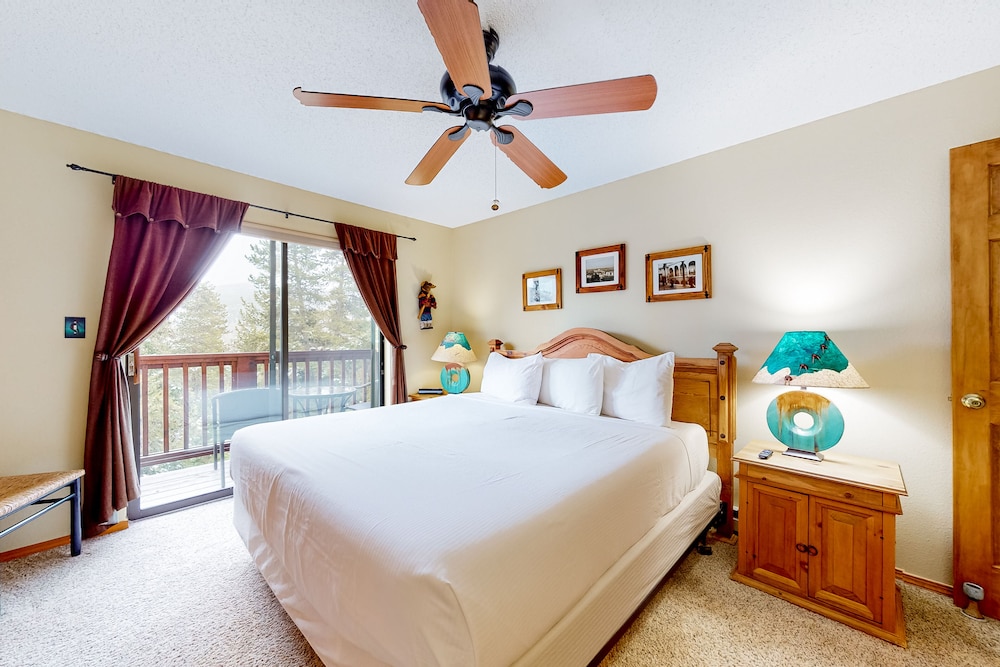 Pine Ridge Condominiums 17/50