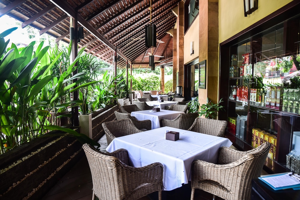 Almond Hotel - Phnom Penh 48/50