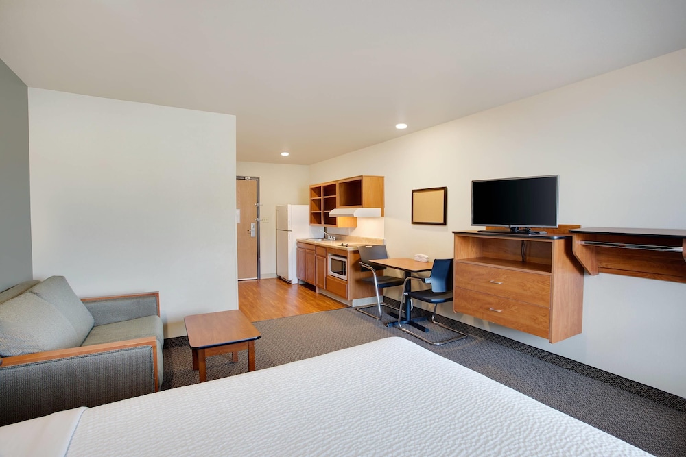 WoodSpring Suites Columbus NE I-270 Airport 28/38