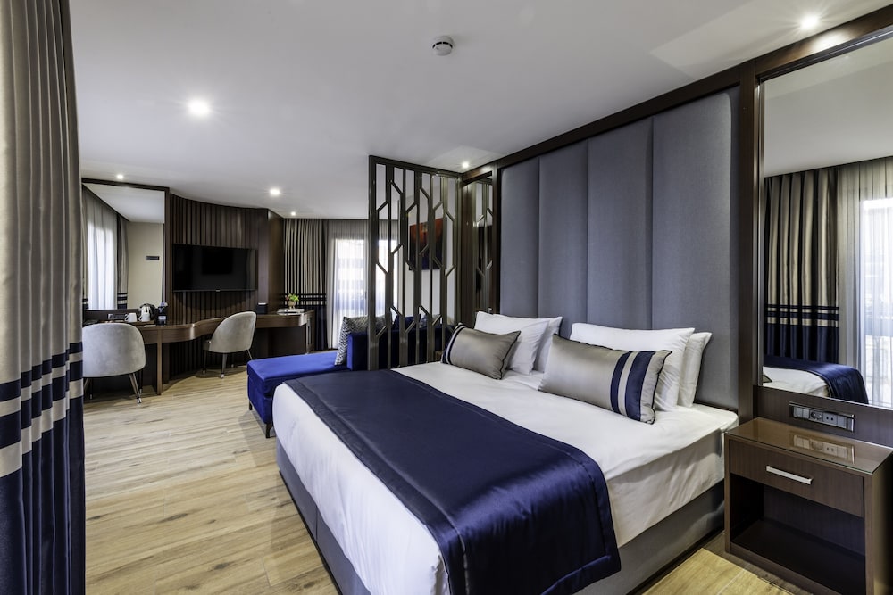 Aprilis Deluxe Hotel 10/50