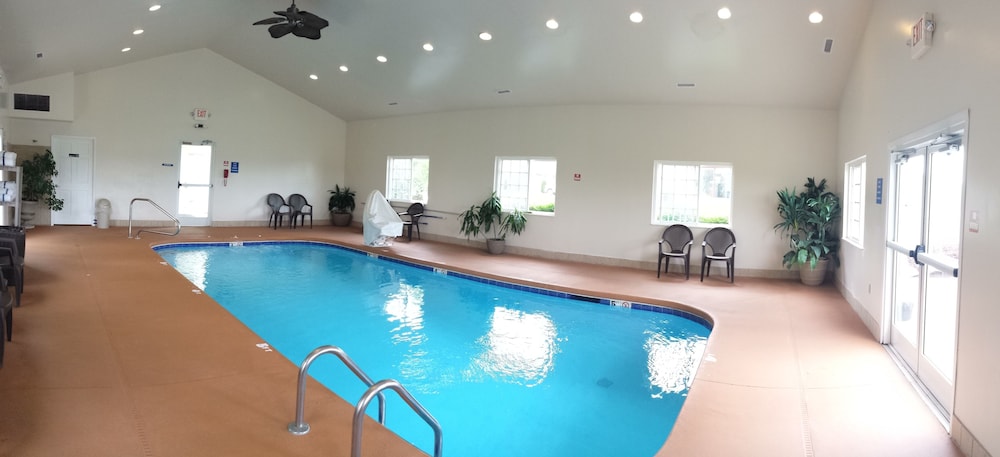 Microtel Inn & Suites By Wyndham Beckley East 2/37