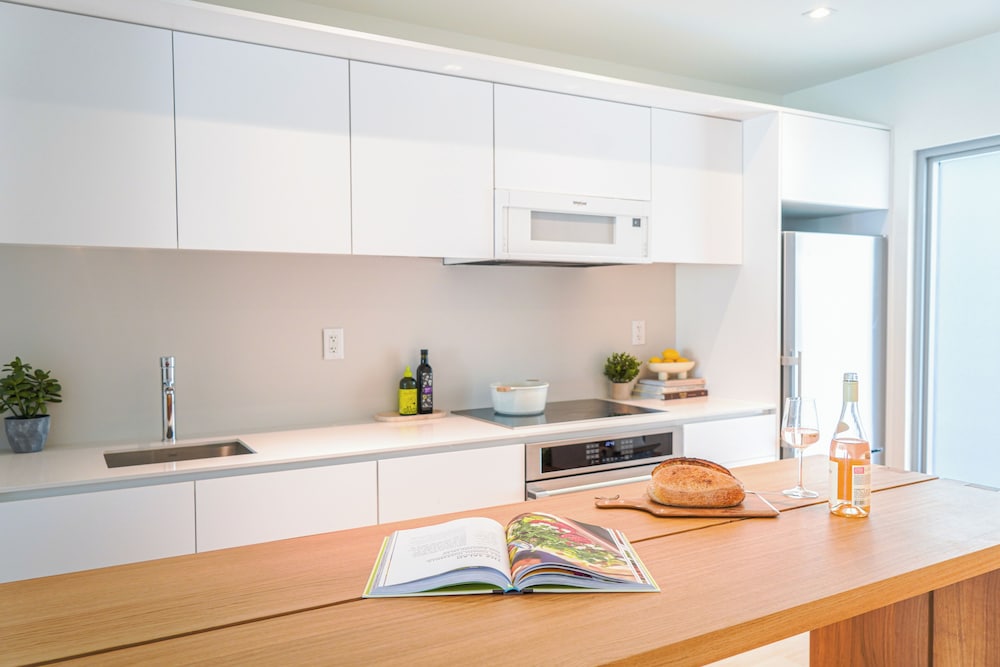 Beach Haus Key Biscayne 34/50