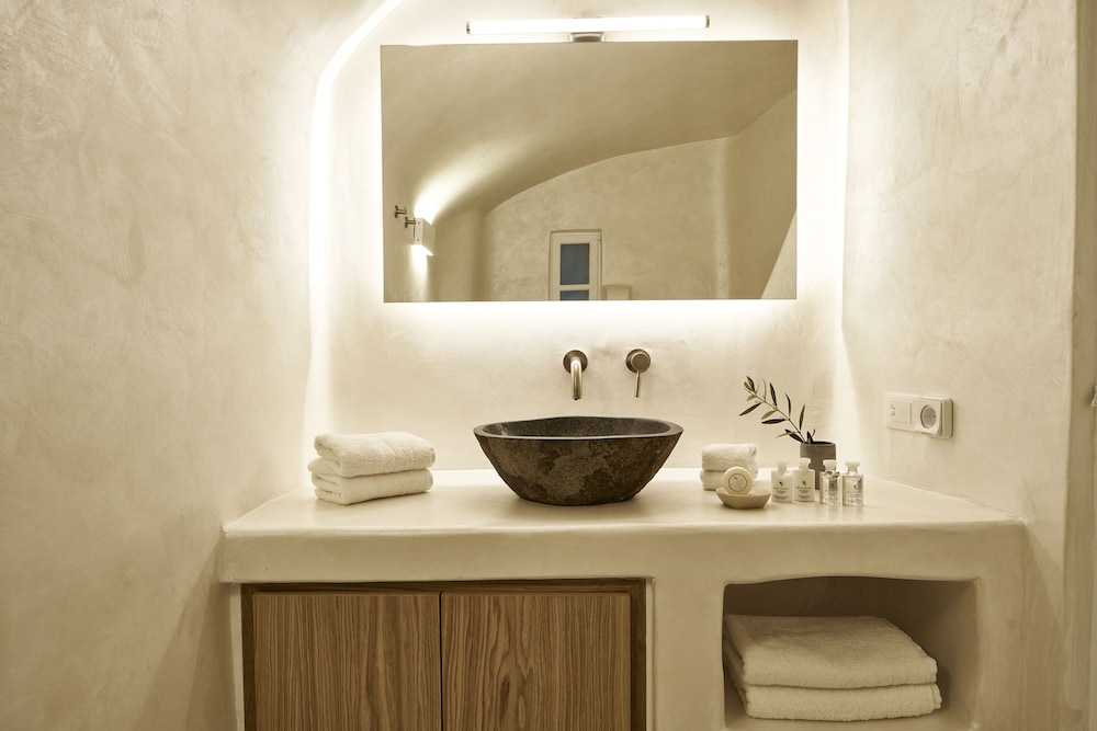 Heavens Edge Cliffside Villas & Suites 48/50