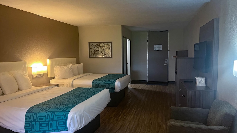 2 Queen Beds - Non-Smoking, Shower، Motel6 Lake City, FL – Medical Center 8/10