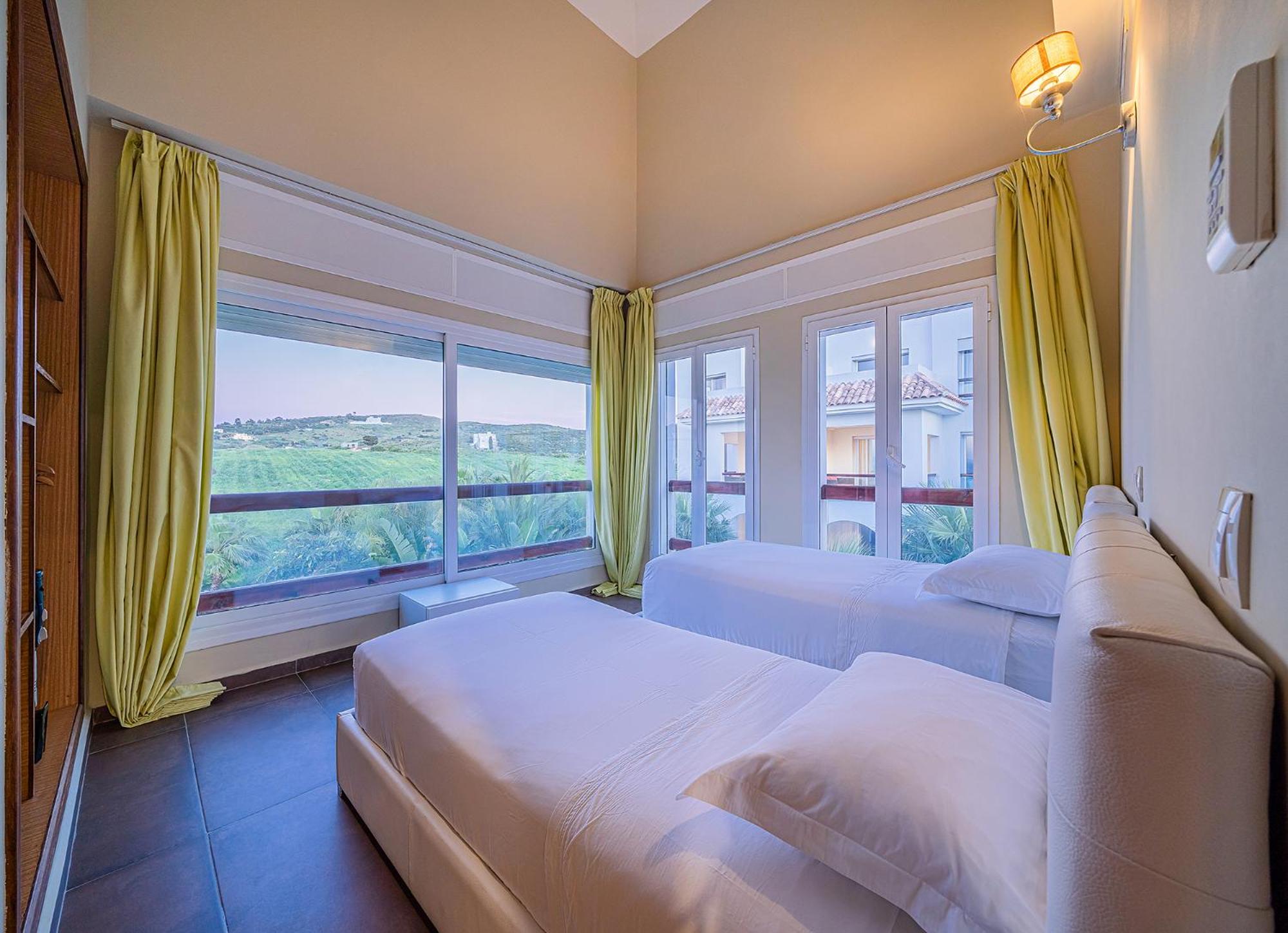 2 Bedrooms, Suite, Apartment