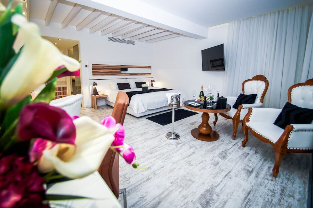 The Ciao Stelio Deluxe Hotel - Adults Only 53/65