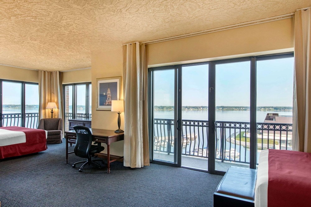 Shoreline Inn Conference Center Ascend Hotel Collection 34/45