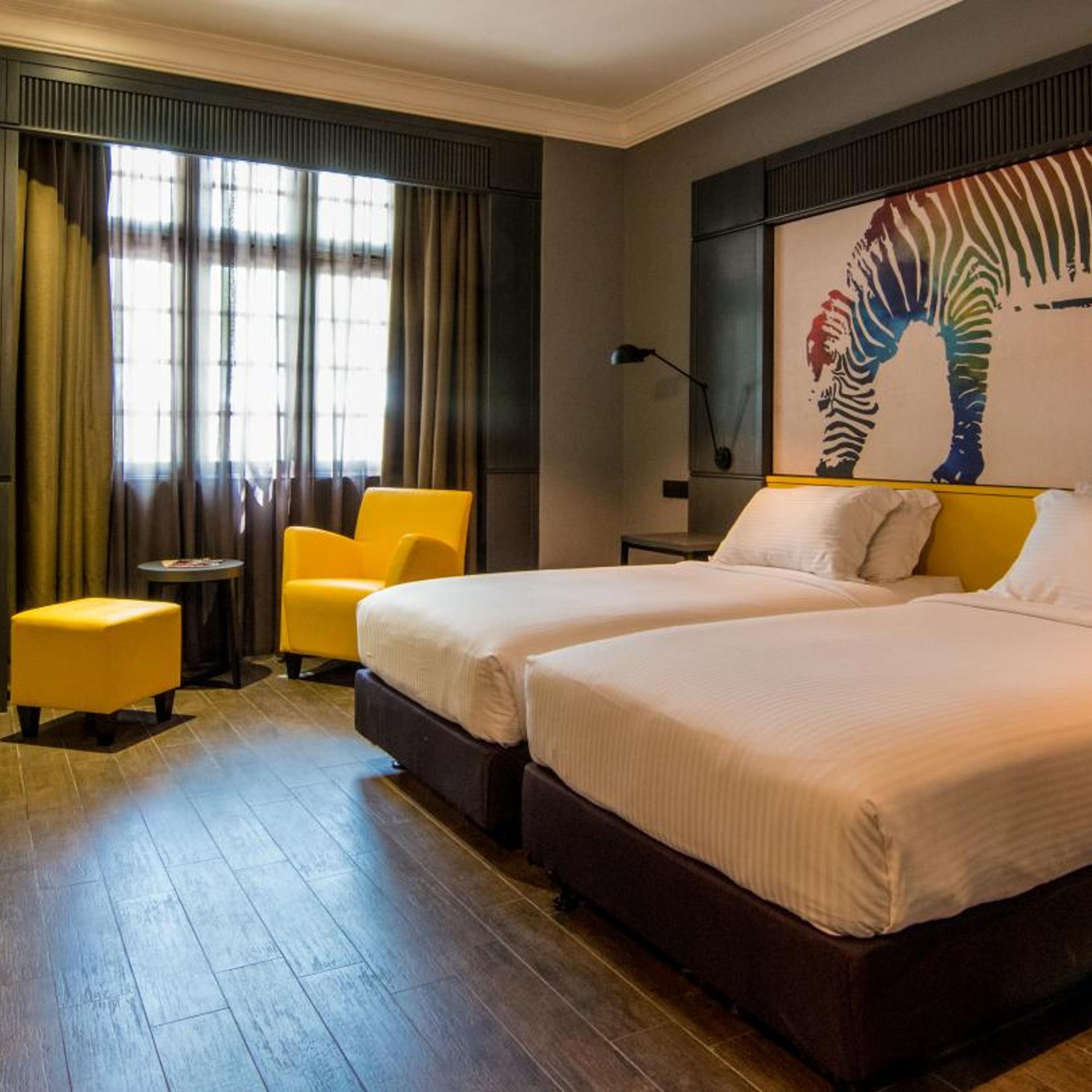 Room, Twin Beds, Golf Course View