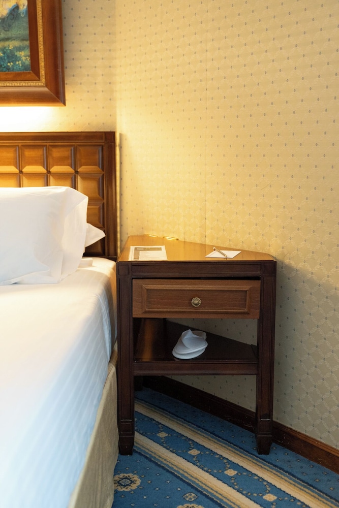 جناح رئاسي بسريرين مزدوجين، GRAND HOTEL TRENTO 5/8