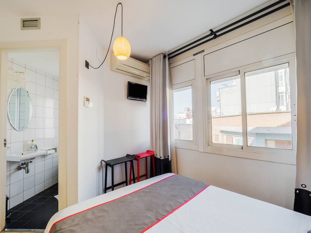 Hostal Athenas 6/42