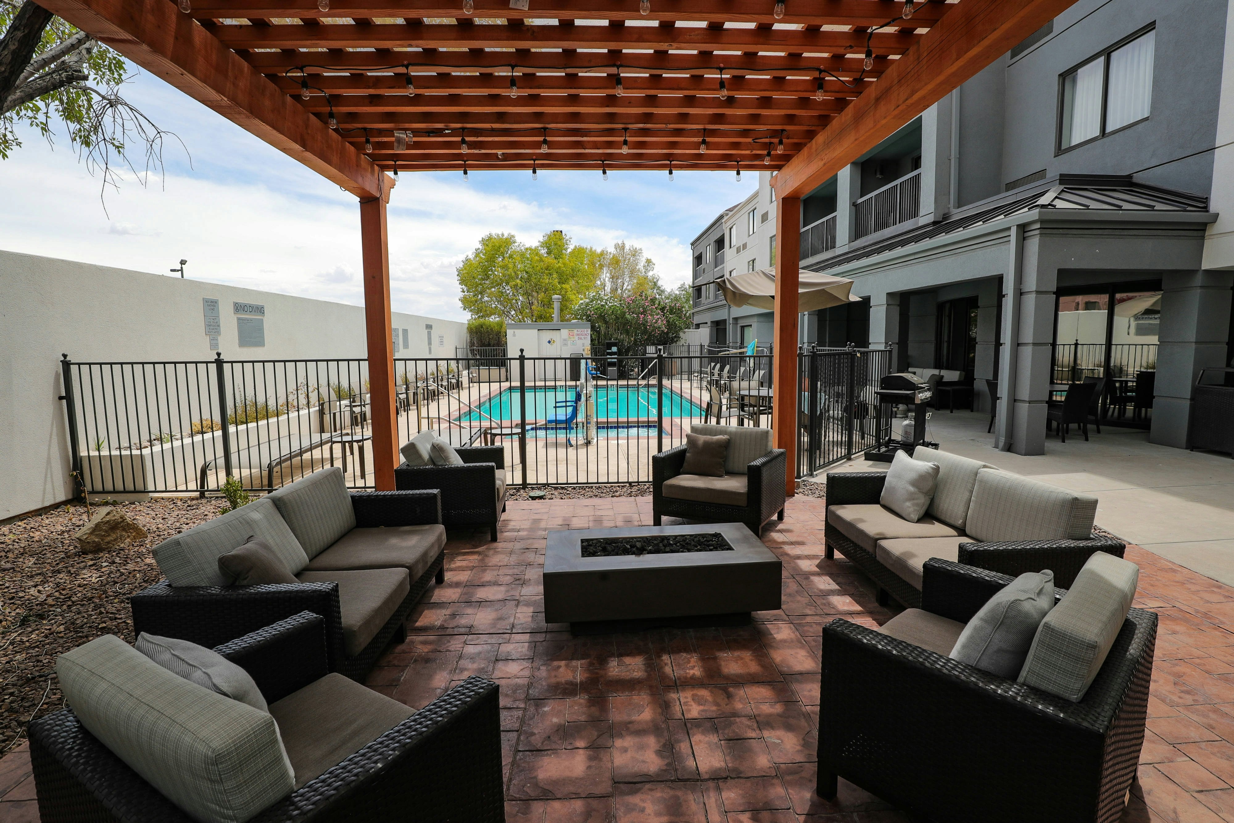 Courtyard By Marriott el Paso Airport 4/7