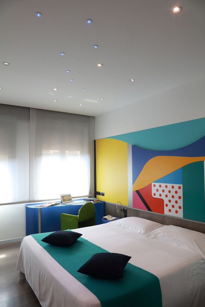 Mediolanum Hotel 18/71