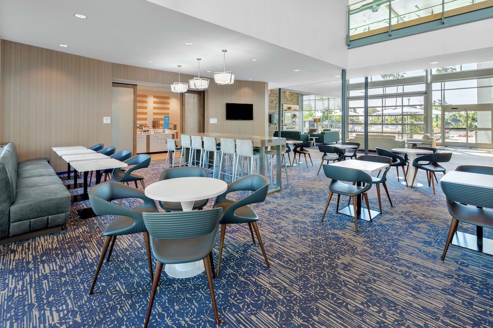 Hampton Inn and Suites San Diego Airport Liberty Station 36/46