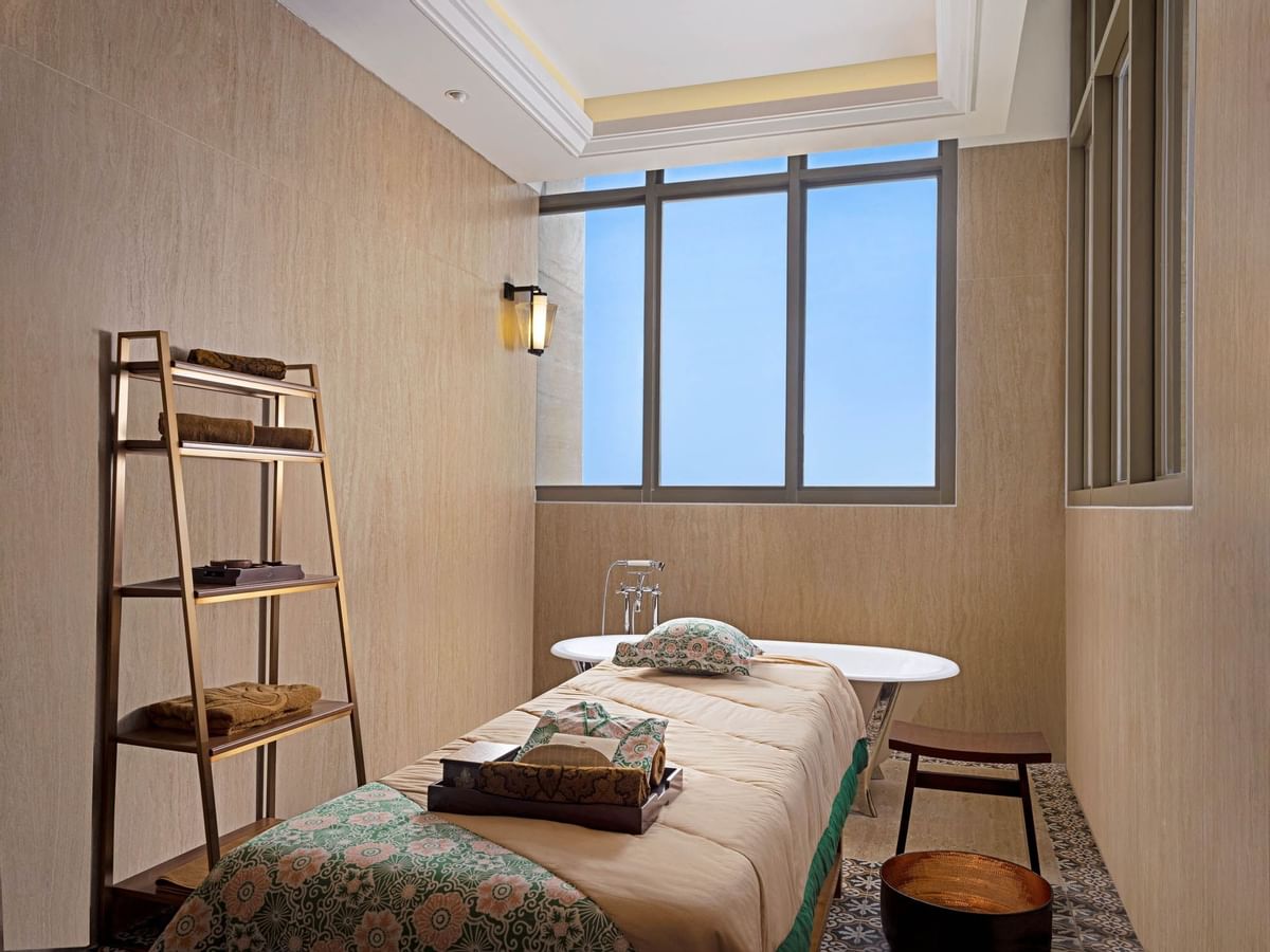 Hotel Tentrem Semarang 10/19