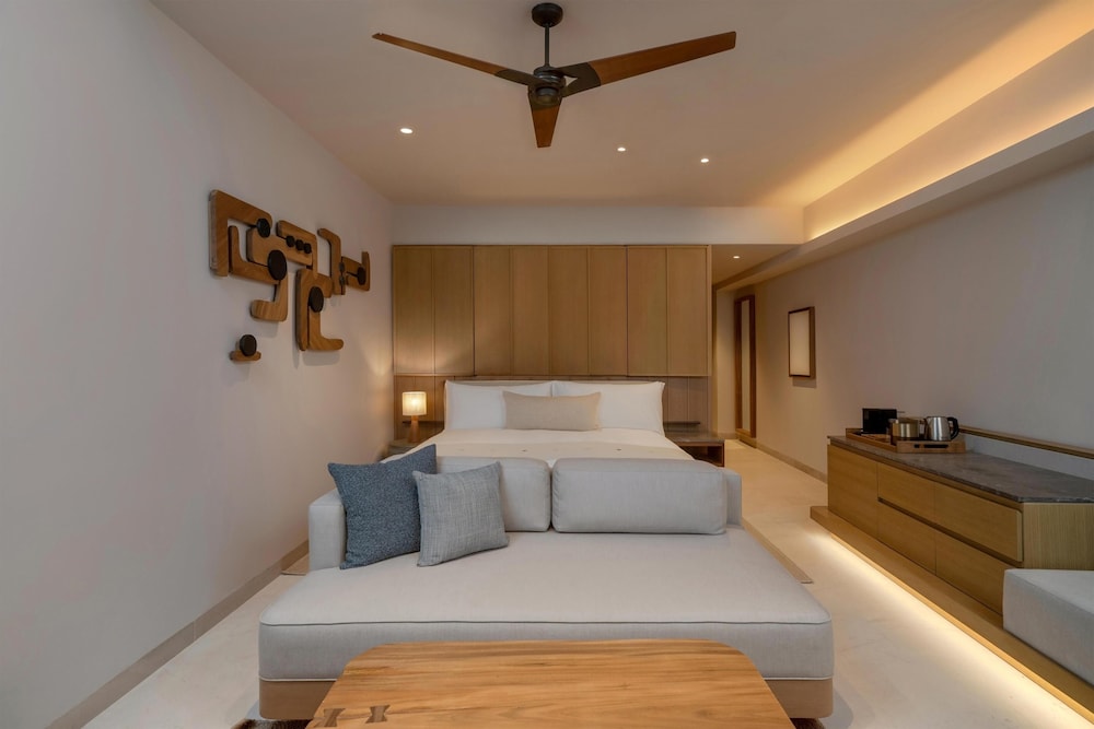 Sanctuary, King Bed, Plunge Pool