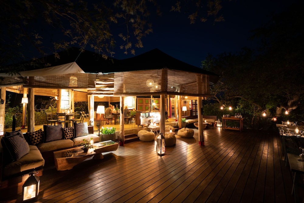 Flameback Eco Lodge 56/61