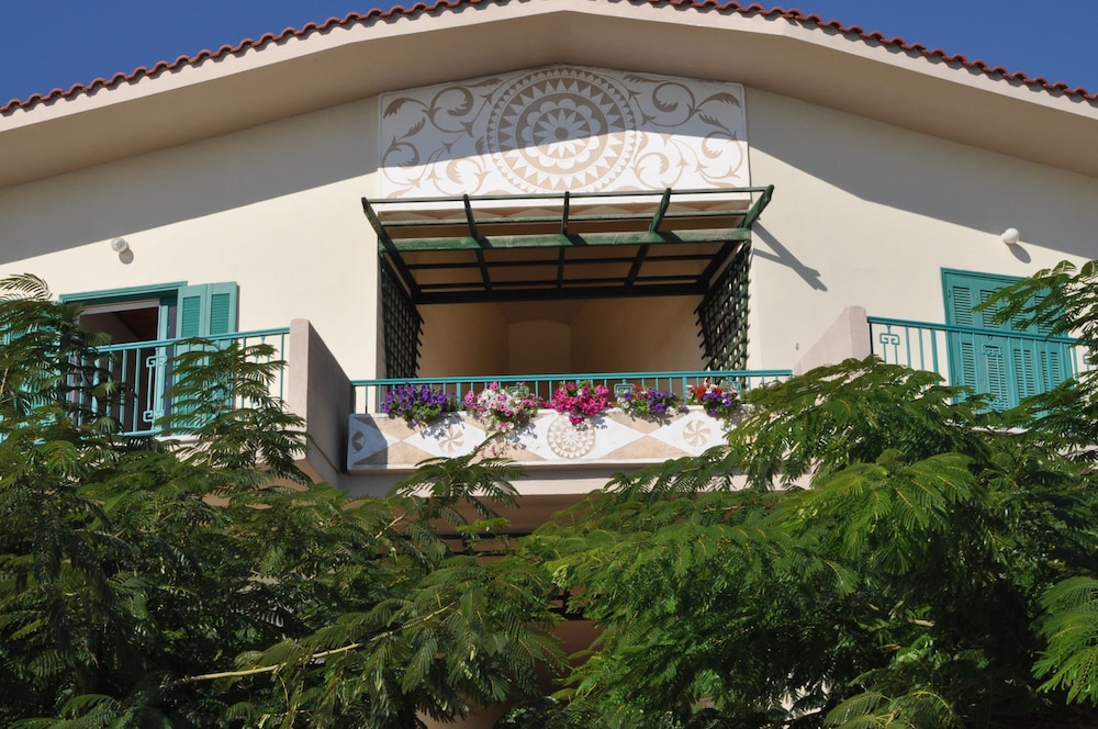Kyveli Apartments 46/50