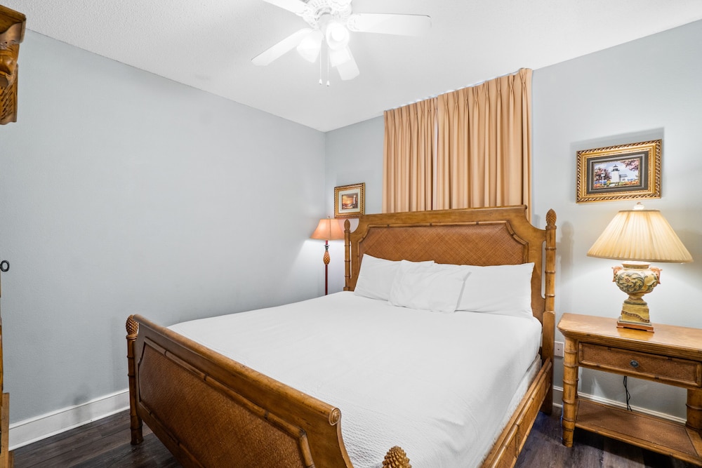 1 BEDROOM, CONDO, SEA VIEW