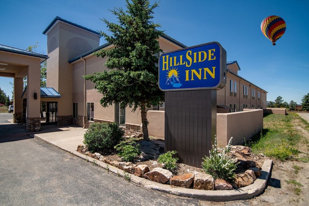 Hillside Inn 3/45