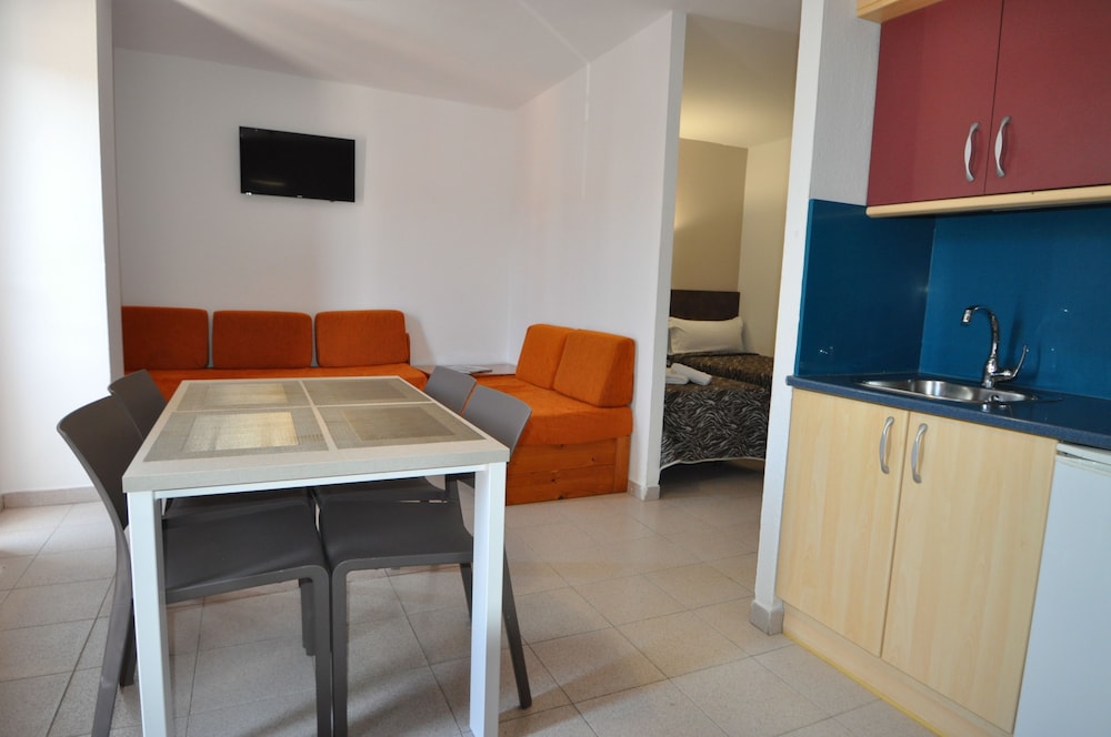 Safari Apartments 25/29